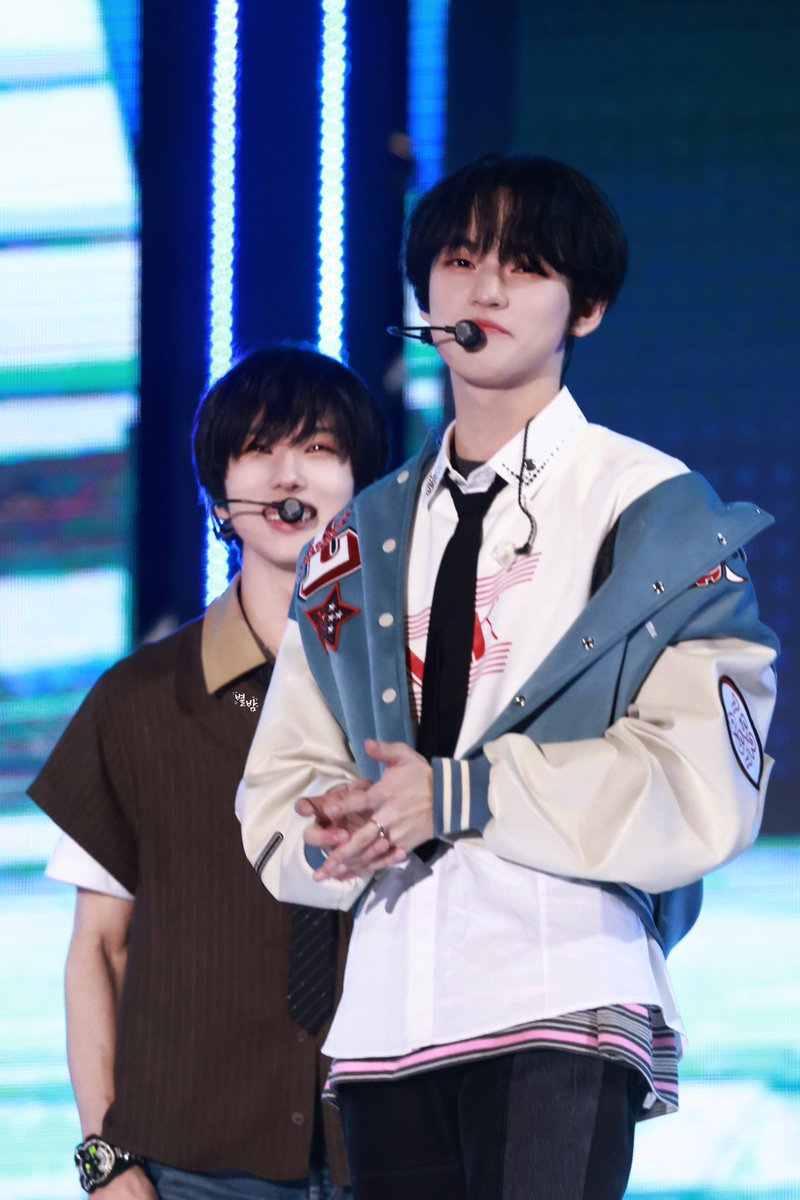 jcbb_2512's tweet photo. 231008 영동대로 K-Pop Concert HQ

니가 너무 좋아 어떡해 어떡해~✨

#천러 #지성
#지천 #천지
#CHENJI #JICHEN
#Chenle #Jisung
#NCTDREAM https://t.co/Oo0Z1VVPgf