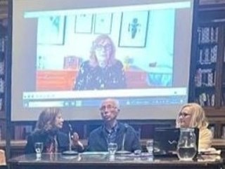 🇫🇷Viví Francia-🇫🇷Viernes 22 de septiembre en la Biblioteca de la Alianza Francesa a sala colmada- 60 años de Rayuela, de Julio Cortázar Tercer encuentro de mi ciclo de homenajes, con Mario Goloboff, Alina Diaconú y Reina Roffé. Lujo! <a href="/AlianzaFBsAs/">AlianzaFrancesaBsAs</a> <a href="/FranceArgentine/">La France en Argentine🇨🇵🇪🇺</a>  <a href="/IFArgentine/">Institut français AR</a>