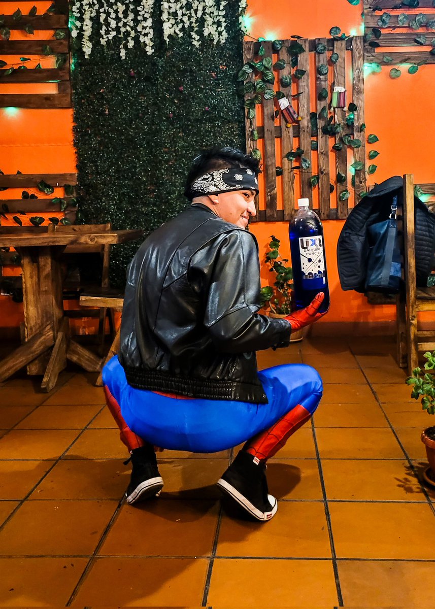 CrisFrias17's tweet photo. El lix de mora debería ser eterno
Hagamos que @barlixbo
Me auspicie #LosAbuelosDeberianSerEternos #MeGustaMiCabello #Spiderman #Meme #ImThePapacho #Lix #LixDeMora #ImTheCrash #Entrenamiento #Censor #Selfie #NoSeComoLlegue #EstuvoChistoso #NoMeArrepiento #Pecada #DiositoPerdoname https://t.co/sz9t4tO8b0