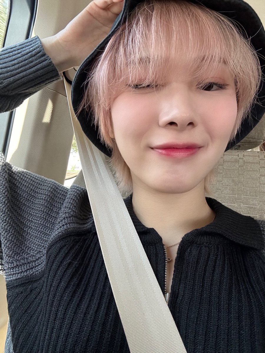 miafoIder's tweet photo. she’s just the cutest 

#미아 #MIA #EVERGLOW https://t.co/3YVpexKj4y