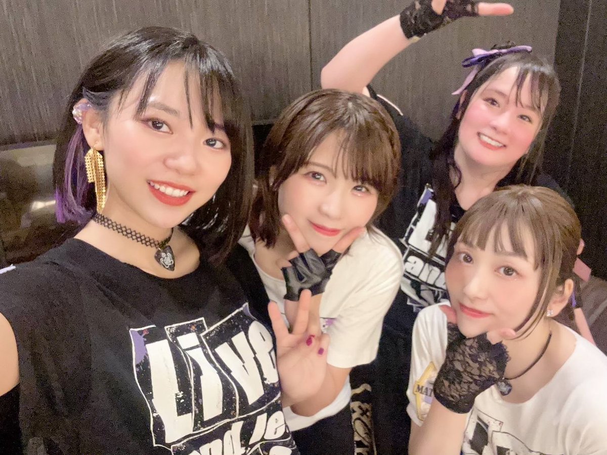 yuiko_ttm0917's tweet photo. 「The QUEEN of PURPLE 2nd Live Tour Live and let “Live” 」
ツアーファイナルでした🔥🌹

メンバー、スタッフ、そして熱い声を届けてくれたみんなと一緒に駆け抜けた日々は、かけがえのないものになりました。心からの、ありがとう。

大好き！また会おうね💞🥁

We're just one! https://t.co/BZmZWFLlF4