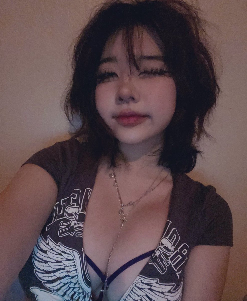Zowebbi's tweet photo. just turned on Tips for my profile. -i was too dumb to figure it out-
(#SendTips #nsfwtwt #nsfw) https://t.co/jylXpFk6lu