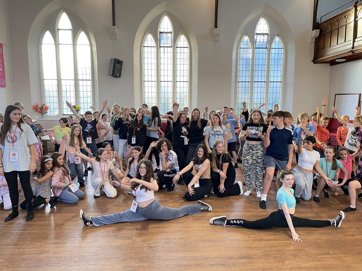 This stellar cast of Scouts and Guides are putting together a cracking show! #SnowWhite will be a great night out for your young people; kick off the Christmas season with Gang Show Panto! 🍎
Tickets: shorturl.at/loCUX