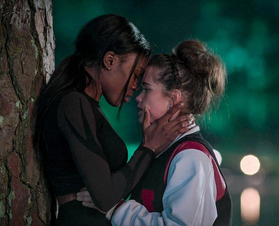 bella_xyz's tweet image. happy international lesbian day &amp;lt;3

#firstkill #savefirstkill #calliette #InternationalLesbianDay