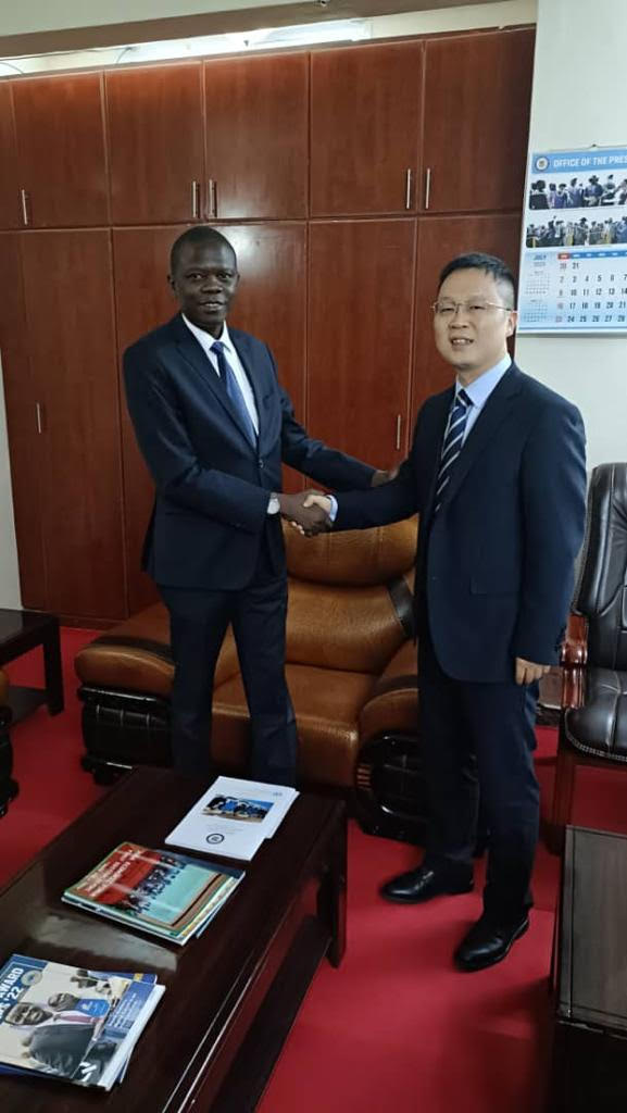 Last week, the Ministry of Mining met with China's Geological Exploration Technology Institute.

The Ministry is committed to mapping and identifying the country’s mineral resources to unleash the sector’s potential and accelerate socioeconomic growth.

#ssmom #southsudanmining