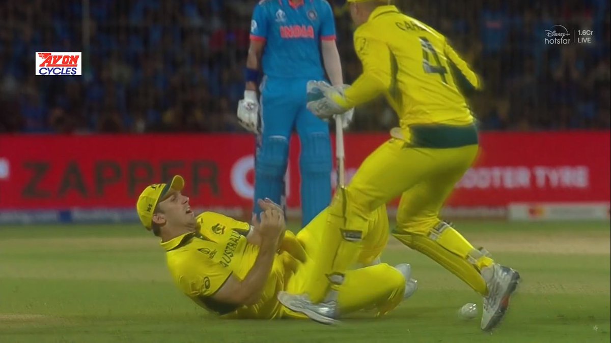mufaddal_vohra's tweet photo. Ravi Ashwin said, "when I saw Virat Kohli's catch in the air, I ran outside the dressing room and was thinking 'wake me up when it's over'. I went back to the dressing room and the crowd erupted. I stayed in the same place for the entire game. My legs are actually in pain now". https://t.co/Pny4munwMq