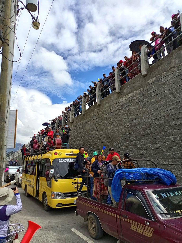 noficciongt's tweet photo. 📍Cuatro Caminos, Totonicapán. Por séptimo día consecutivo se mantiene la toma del cruce de carreteras en la zona en protesta contra las acciones del MP en contra de la democracia 📸 @PhaulyC #ParoNacionalIndefinido https://t.co/vSIAuxvMtd