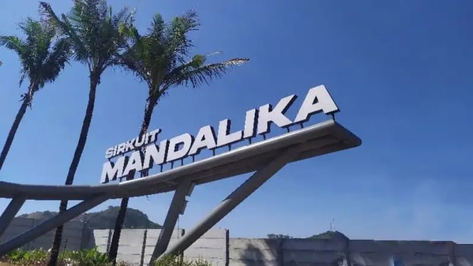 DikaraDikaaa's tweet photo. Tujuan MotoGpP diadakan di Mandalika karena dapat memberikan efek ekonomi ganda buat Lombok, mulai dr hotel, UMKM sampai promo destinasi wisata. Walaupun hanya menarik bagi tourist internasional setidaknya bisa memberikan dampak besar bagi warga lokal di Mandalika https://t.co/fVn7zfFdr0