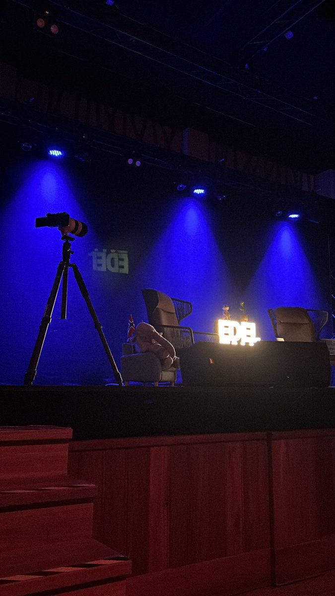 Bald ist es soweit 

#edeltalkLIVE