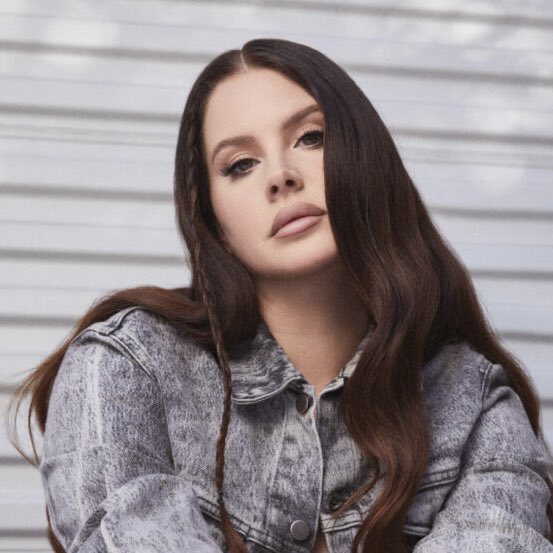 Lana Del Rey Says She Donates 'Every Dollar' from Her Tour 'Back Into' Each  City