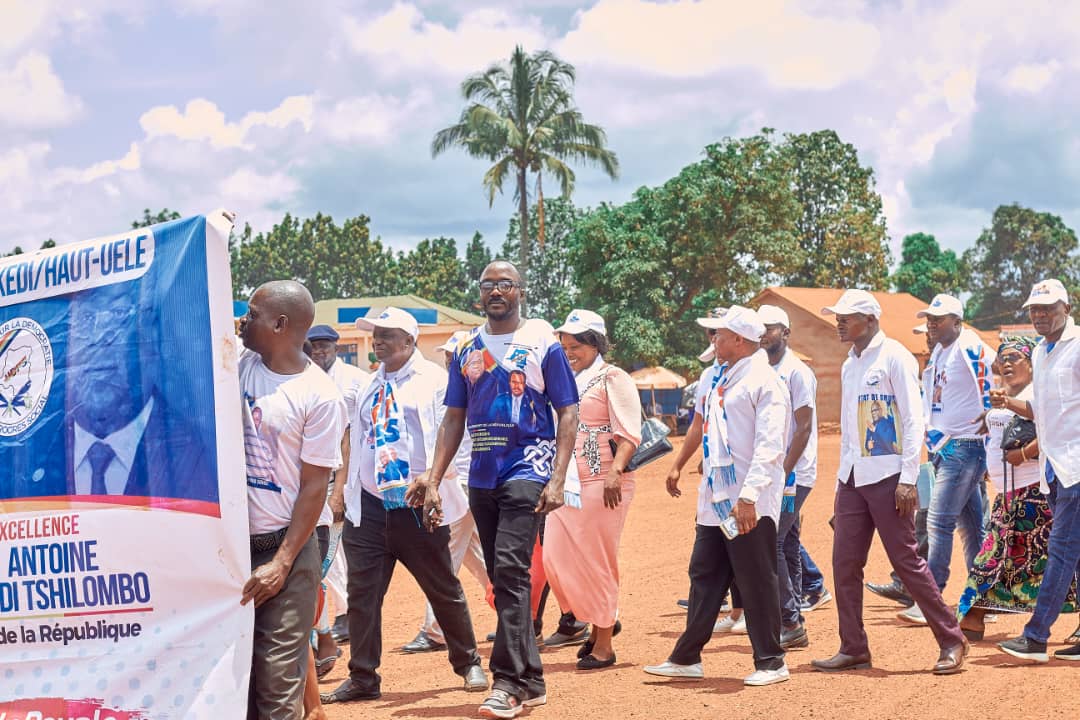 kazadi888's tweet image. ISIRO, Haut Uélé

*Fondation FIKAMO ASSISTANCES*

Hier, Nous avons accomgnés d&apos;une manière symbolique la candidature du Chef de l&apos;État Félix Antoine F
Tshisekedi Tshilombo pour les élections du 20 décembre 2023.

En vue de sa réélection pour un sécond. ⤵️

#Remontada
#Dévpt
#Créd