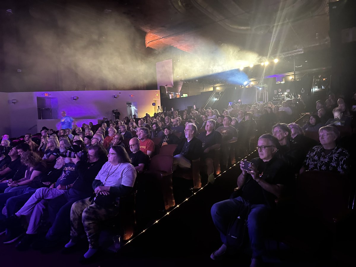 CirdecSongs's tweet image. ProgStock, Day 3

A nice crowd has been here all three days. And the festival will be pulling out the big guns, like Patrick Moraz and Unitopia. 

We’re tired, but energized. Let’s get it! 

#cirdecsongs #progstock