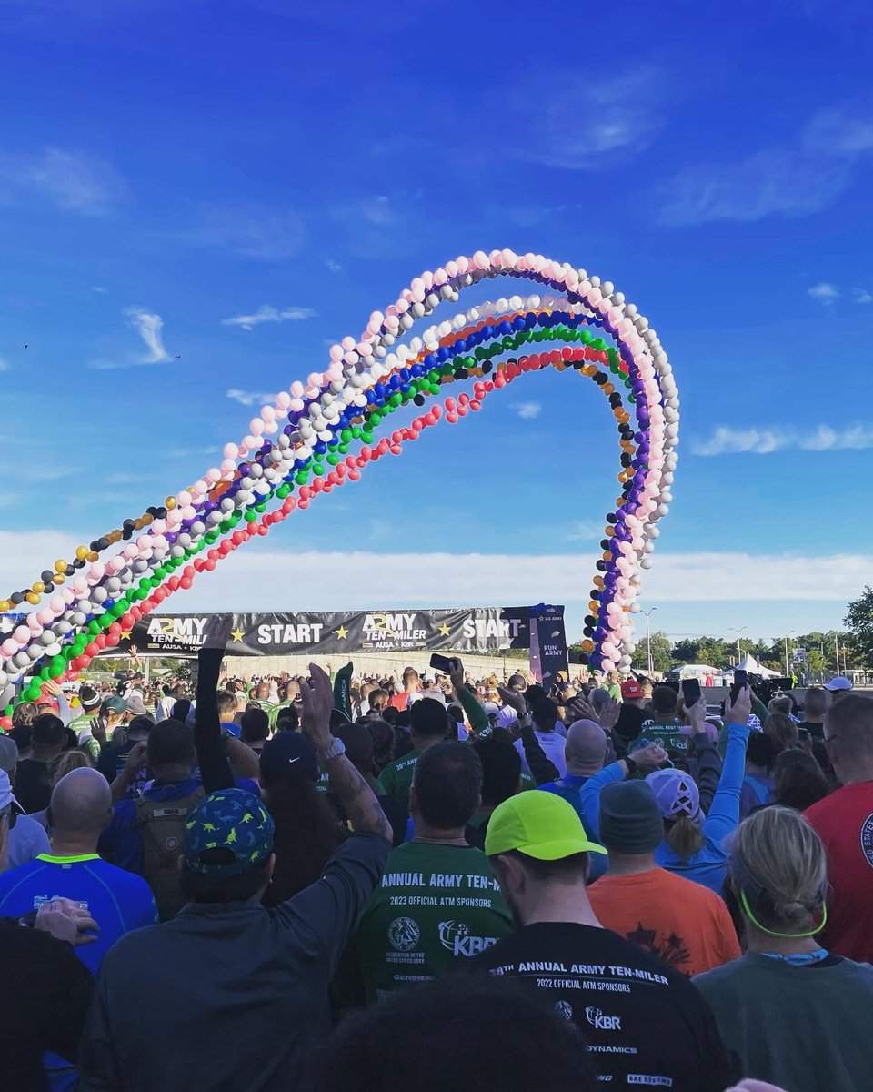 Had a blast running in the 39th Army 10miler for #AUSA2023! Thanks to the hundreds of volunteers who helped make this the first class event it was. Cheers to the rest of the week! <a href="/CG_ArmyROTC/">Brig. Gen. Maurice Barnett</a> <a href="/EODCSM/">EOD CSM</a> <a href="/shademunday/">Shade Munday</a> @usacbrnschool #BeAllYouCanBe