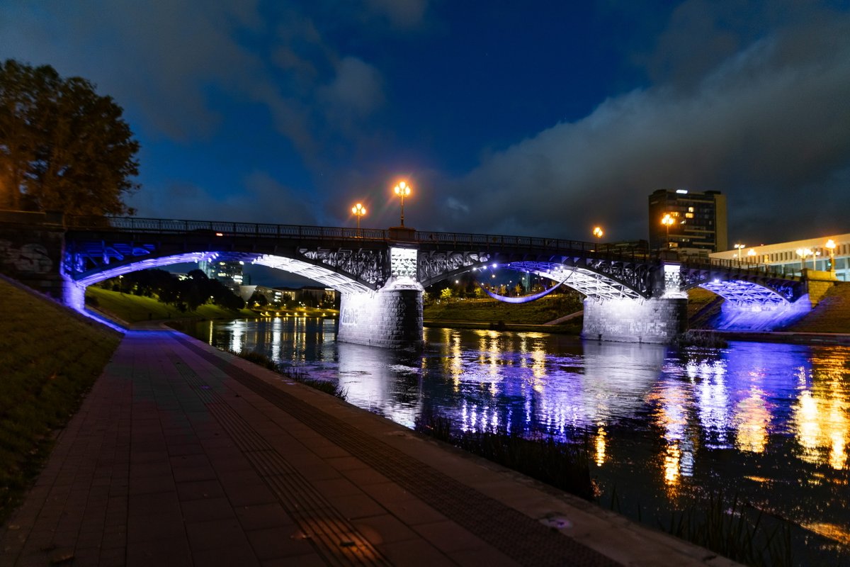 VBenkunskas's tweet image. Today, Vilnius is illuminated in white and blue in solidarity with the people of Israel. We are bound by history with the Jewish nation and stand together with you during these difficult times.