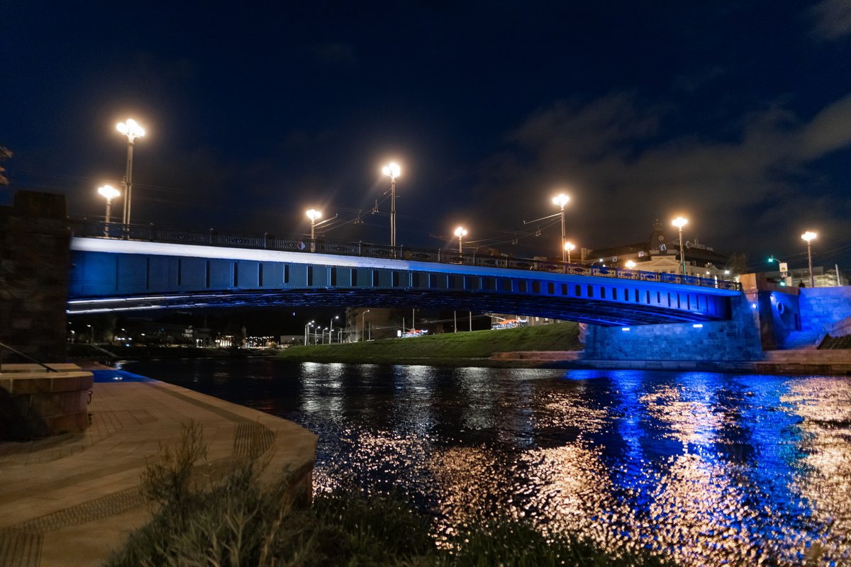 VBenkunskas's tweet image. Today, Vilnius is illuminated in white and blue in solidarity with the people of Israel. We are bound by history with the Jewish nation and stand together with you during these difficult times.