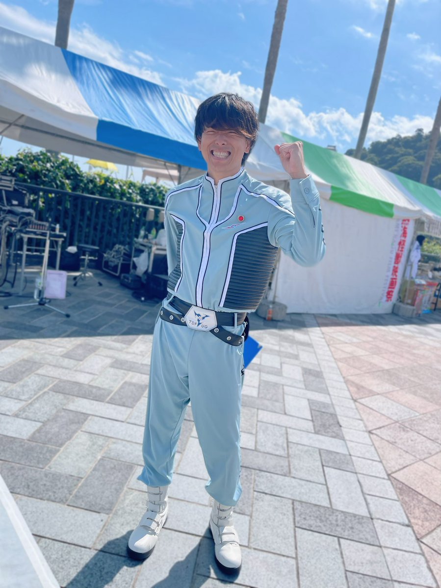 Rico_08_23's tweet image. 2023.10.07(土)
第6回 熱海怪獣映画祭」熱海親水公園

海をバックに🏖️
トモヒロくんの好きな特撮のカバー♪
会場めちゃ盛り上がり🙌

「すその大花火」
#まめっこ ちゃん
かわいい♡
楽しい時間をありがとうございました✨

#熱海怪獣映画祭　
#熱海怪獣ビール祭り
#ウルトラ警備隊
#フルヤトモヒロ