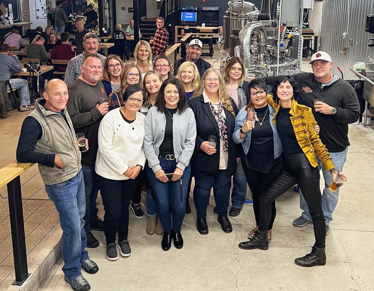 SuperbCupcake's tweet photo. GHS Class of '93 30th Reunion @GrahamSchools @GHS_Falcons #hillmanfamcountrylife #falconpride #classof1993 #30th #reunion #urbanabrewingco https://t.co/BvZnxyhA5w