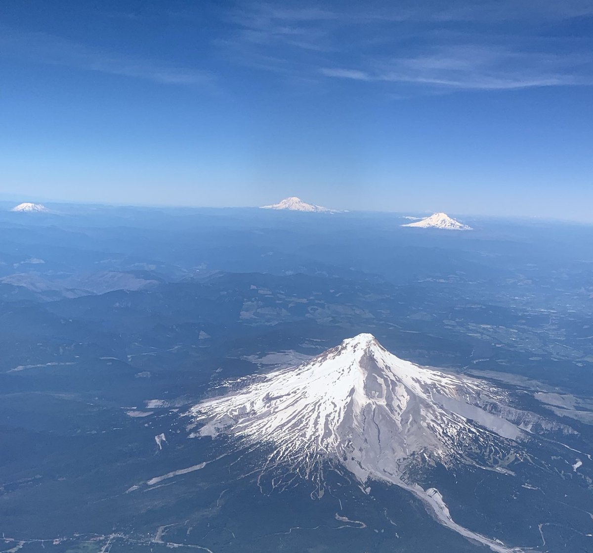 ChrisOnSports's tweet photo. Gone Hiking ✌️
Go Mariners

#MountRainier

🏔️  I'm headed toward the north one. https://t.co/pBhzrFfnug