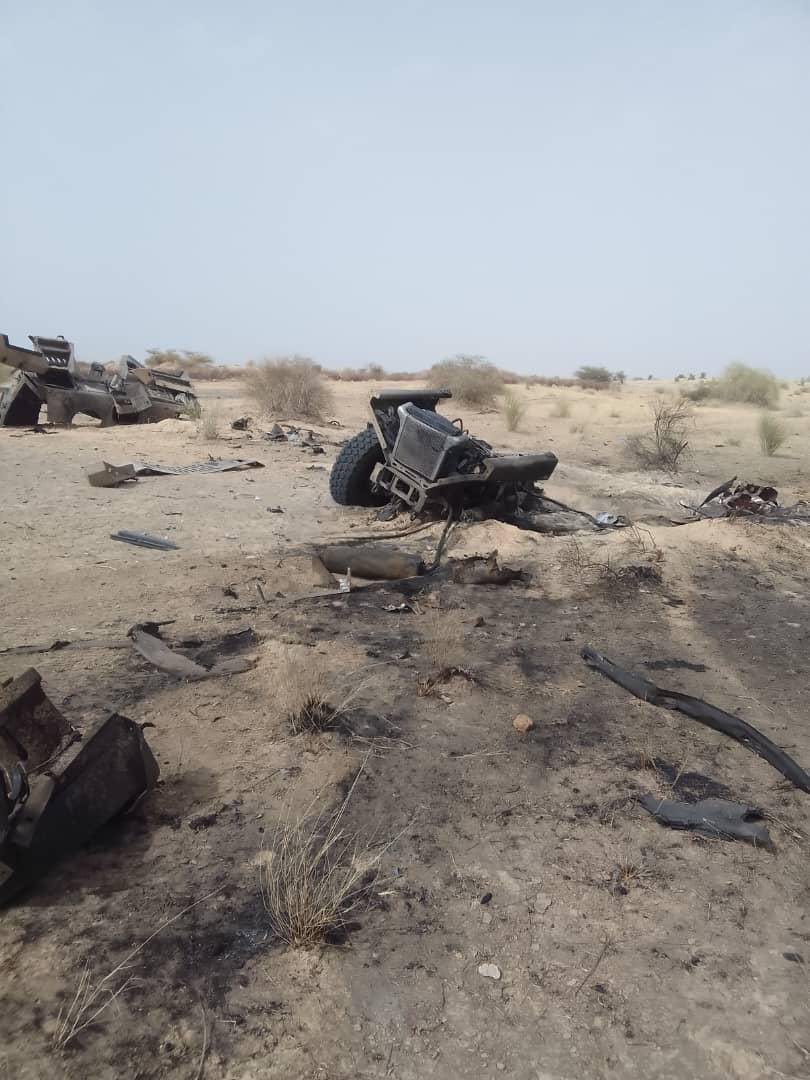 tanakranet's tweet photo. #Azawad #Gao #Tabankorte
La carrosserie d'une des deux blindés du convoi #FAMa/#Wagner a heurté un EEI à 7Km de #Tabankort le 06/10/2023. https://t.co/aSGZiXdfC2