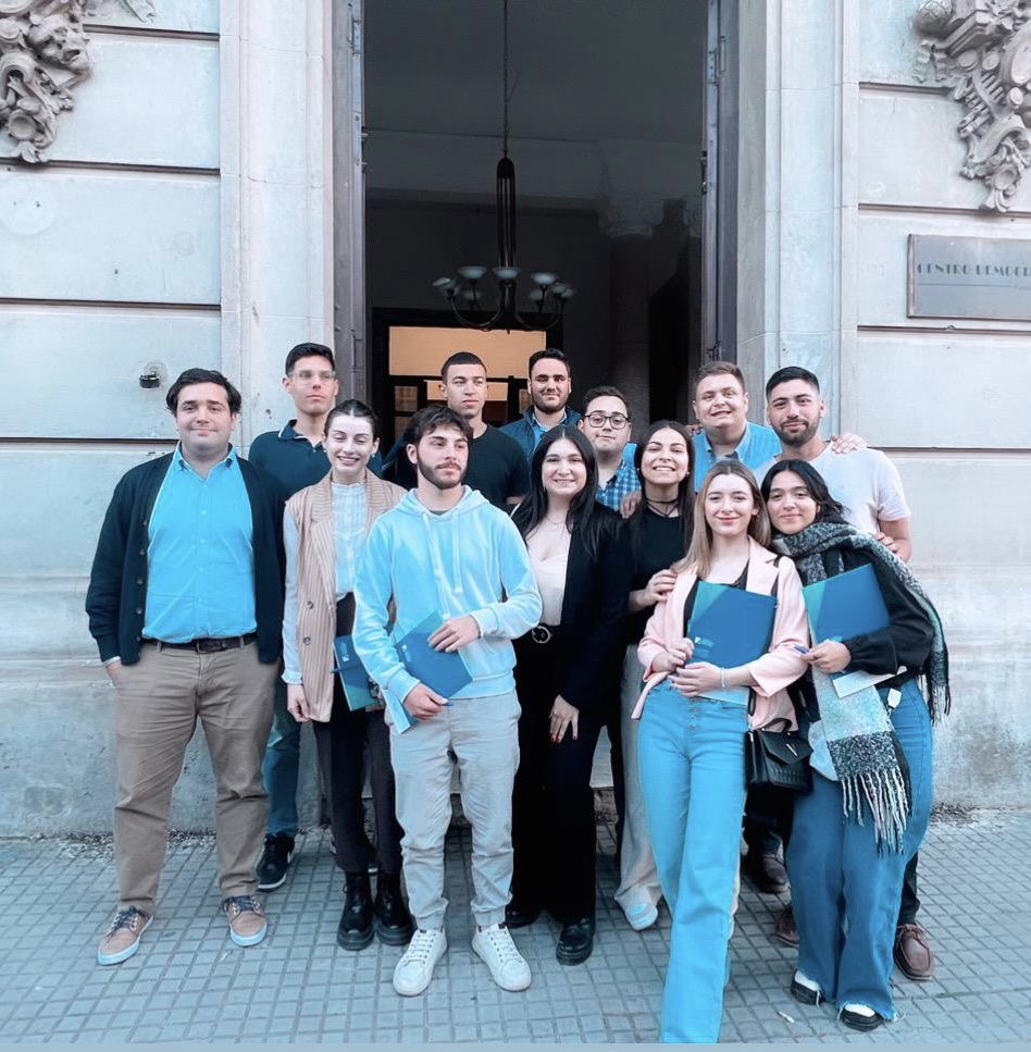 Junto a <a href="/CDJ_Florida/">Comisión Departamental de Jóvenes de Florida</a> participamos del Encuentro Regional en Flores con compañeros de <a href="/CDJFloresUY/">CDJFlores</a> <a href="/CDJsanjose/">CDJ San Jose</a> <a href="/CDJ_Colonia/">CDJ Colonia</a> y CDJ Durazno.

Gran instancia de unión, intercambio y formación, proyectando una futura agenda joven el próximo año.