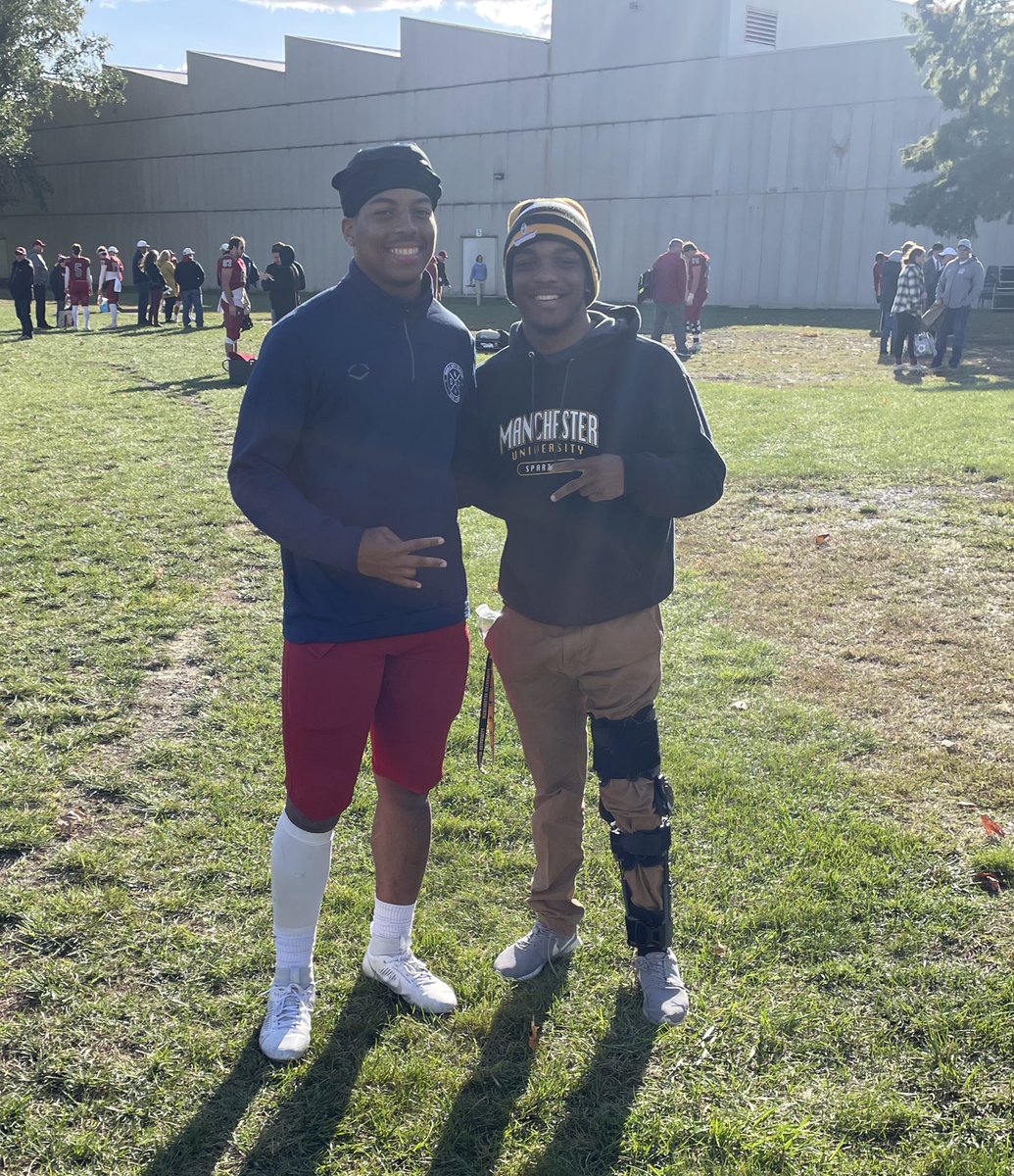 chrisbackus16's tweet photo. Got to finally see my boy against my school, wasn’t the outcome I wanted😂 but it was good seeing my boy his chase dream. Extremely proud of both of us doing well at the next level🙏🏾 #studentathletes #regionkids #andrean @Antonio_Barnes_ @FootballAndrean https://t.co/c7gVlFogqU