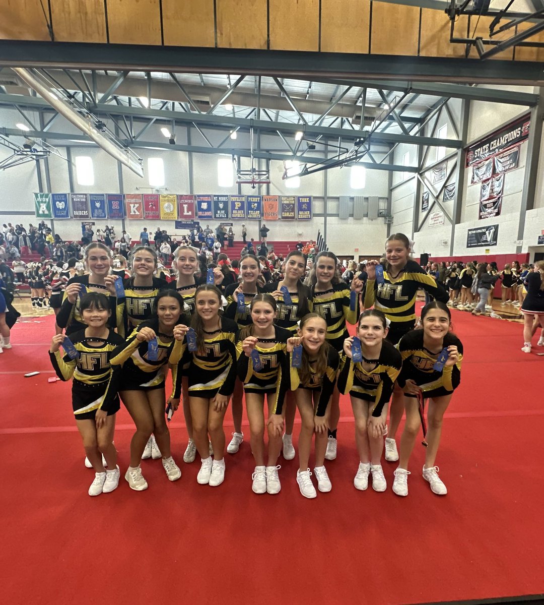 HFLCheer's tweet image. First place for mod and varsity today! #rollcougs #wearehfl