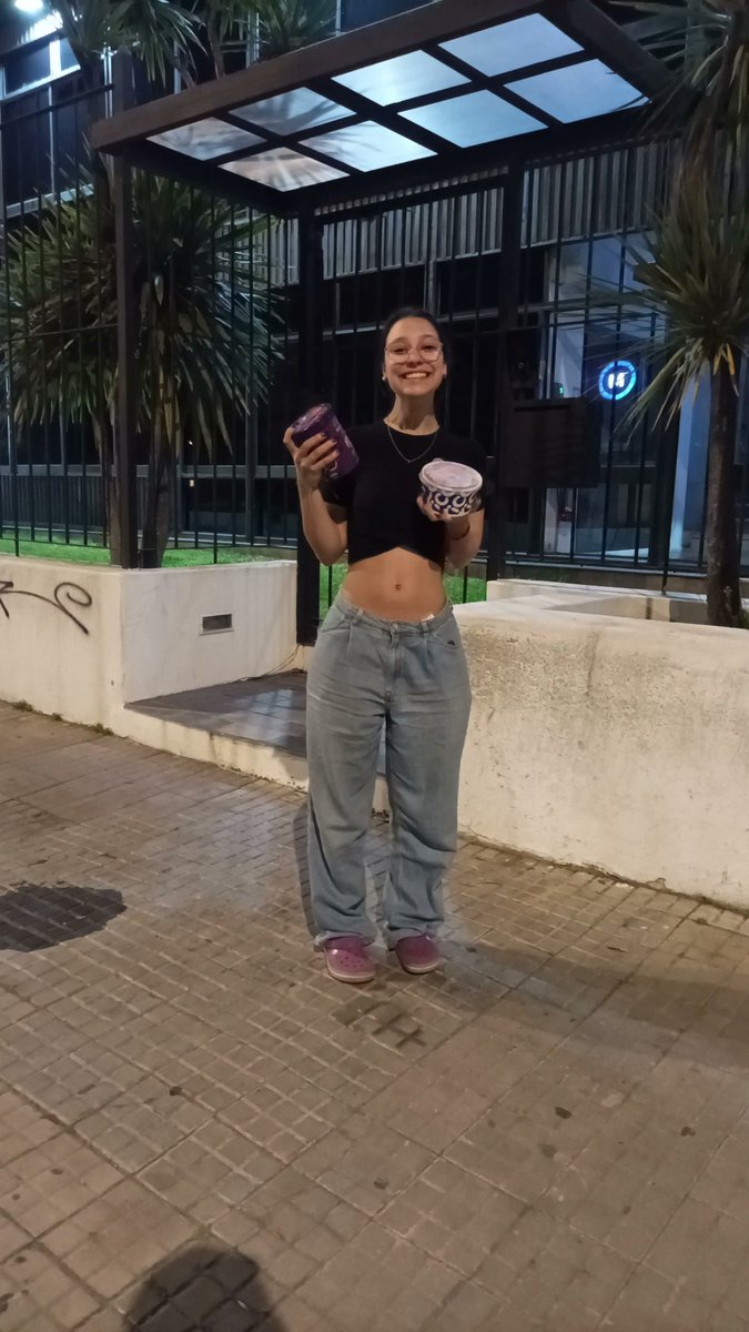 momentos en los que dije wtf con mi novia: se puso a llorar leyendo chats míos viejos con otras mujeres (le compré helado para que no llore más)