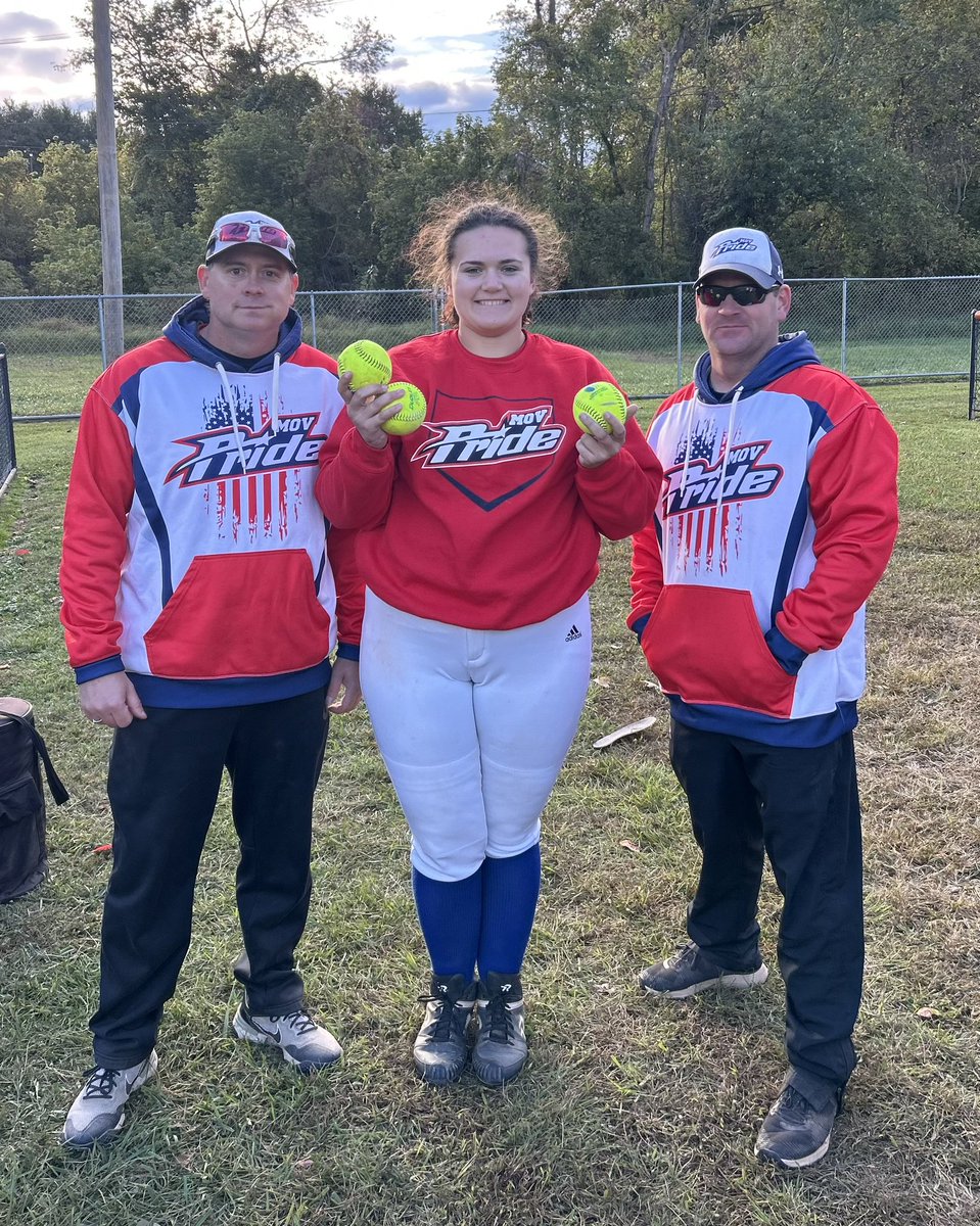 Elliepitcher42's tweet photo. It may have been cold day for Fall ball, but my bat was HOT!! No videos today unfortunately but a 3 run shot, Grand Slam and a solo shot in Heath, Ohio with my MOV Pride team!! 💙🥎❤️ https://t.co/EP7y7v2NIg