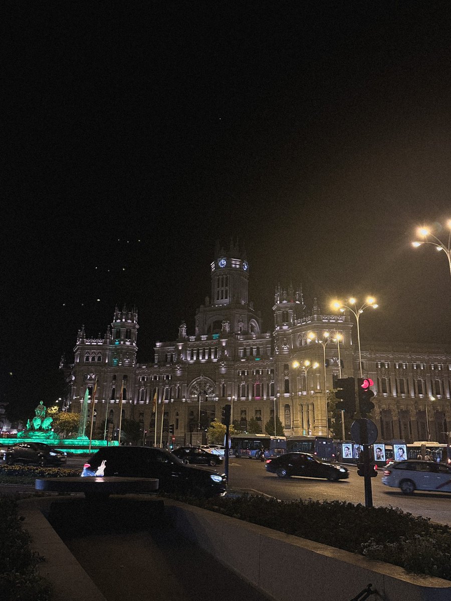 pasear x Madrid de noche siempre sana el alma