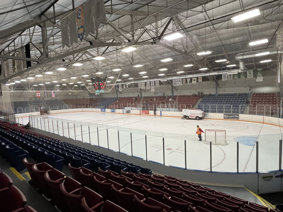 Hello from the KSIP! T-minus 15 minutes to puck drop! #GOJHL #PetalToTheMedal🌹