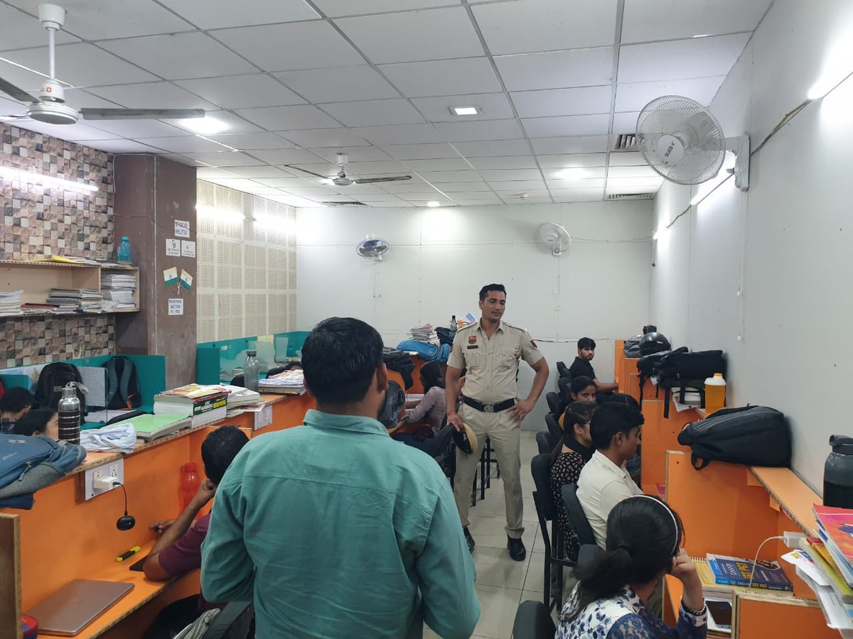 CyberCrimeRTK's tweet photo. #cyberawareness 
Cyber Awareness Program at Agro Mall Rohtak https://t.co/Rw8TIU4npV