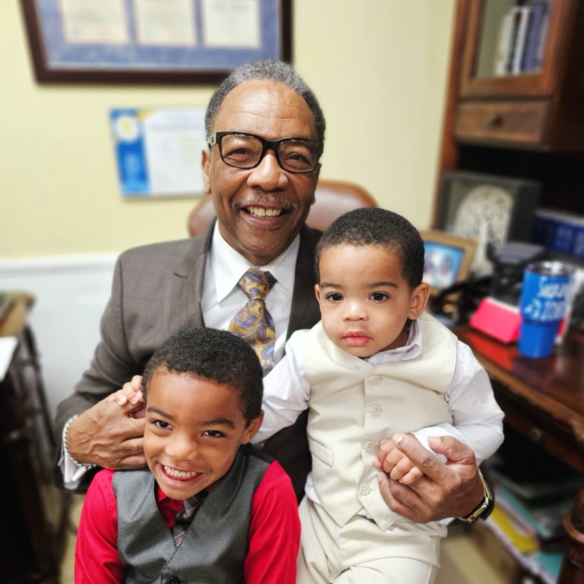 QuickLife414's tweet photo. The first thing my boys do when we get to church... go see their granddaddy! #cfadd https://t.co/in4jS8yvsb