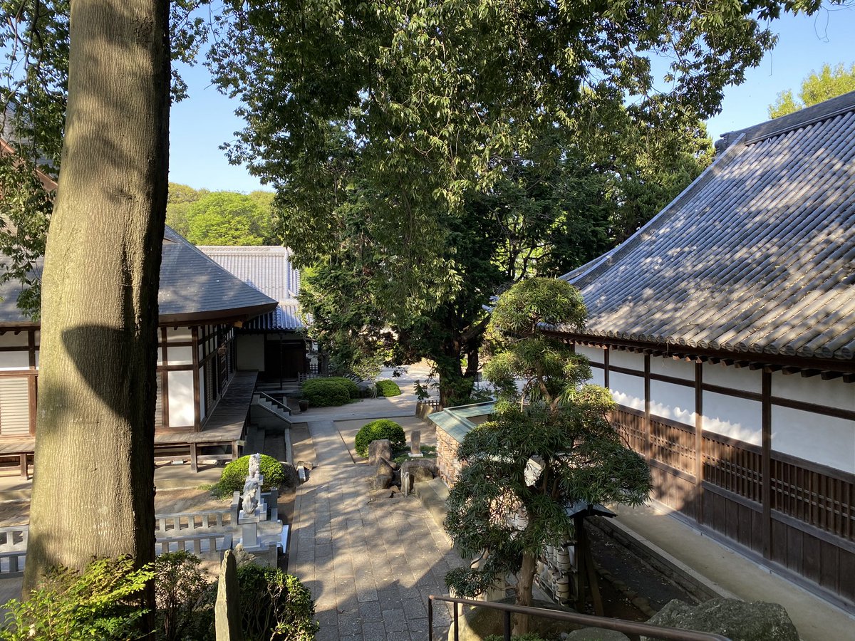One of my favourite places in Saitama: Chotoko-ji. It is a gem hidden away, hardly visible from the busy streets nearby.