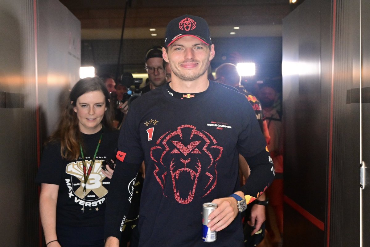 Max Verstappen kazanmaya devam ediyor! #QatarGP #F1 

2⃣Oscar Piastri
3⃣Lando Norris