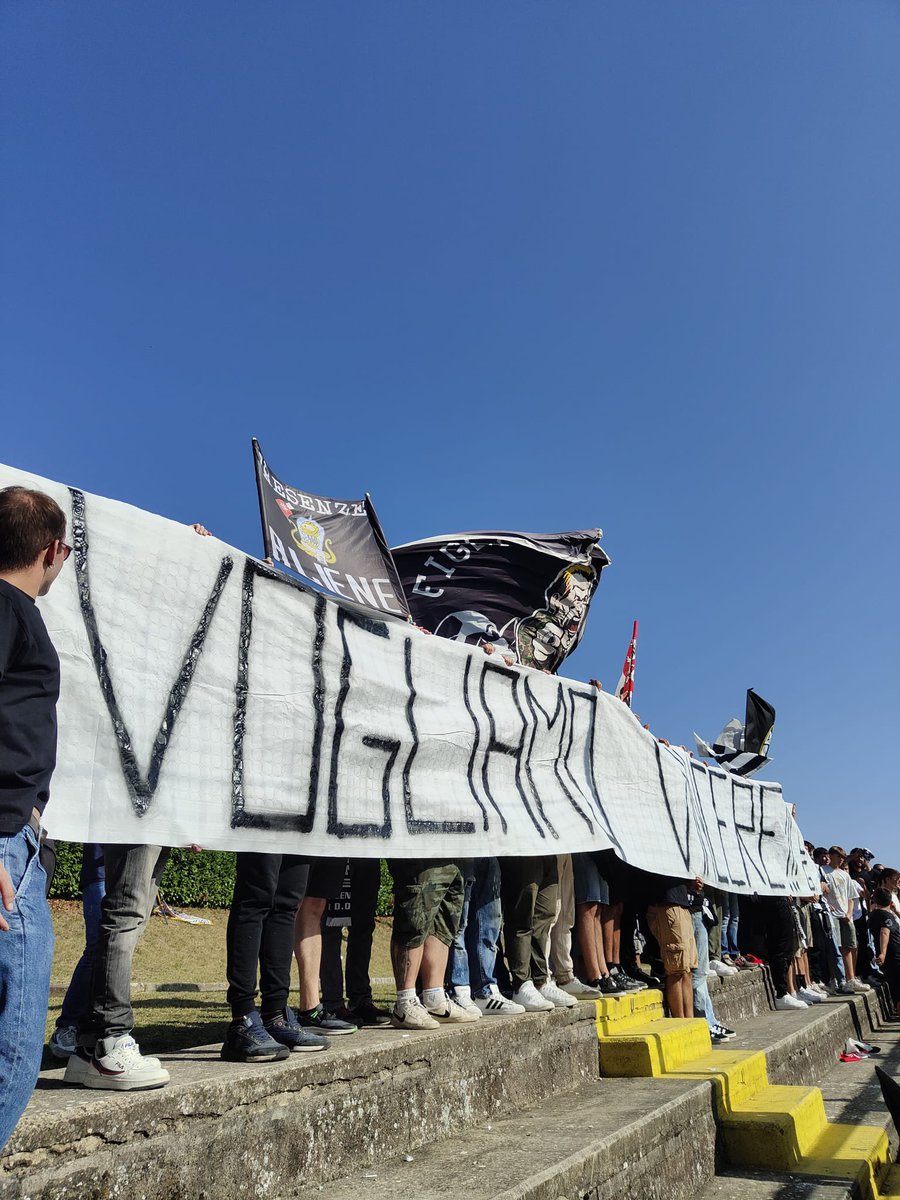 Tribuneklanten's tweet photo. 🇮🇹 Siena FC won ook haar 4e wedstrijd. #SienaFC #ForzaRobur #Siena https://t.co/VgutdjxFOw