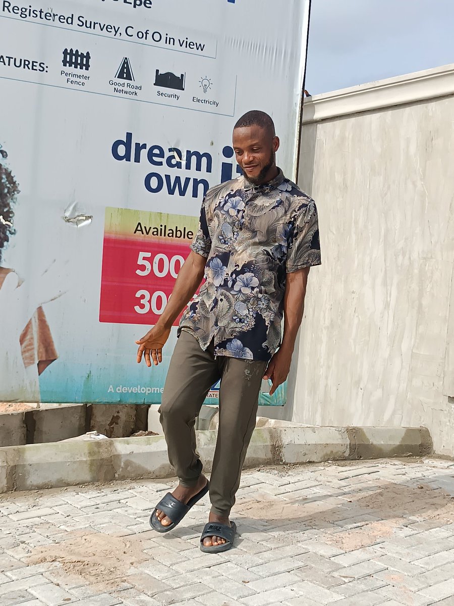 StableRealt's tweet image. If you give up.

Everything is lost.

But if you try harder something will change.

Try and try and never give up.

Your choose.

👷 I'm Realtor Olaide, don't forget am always out to serve you better. call me. 📲 0703.054.2257 

The face 😂.                   My hustle 💯