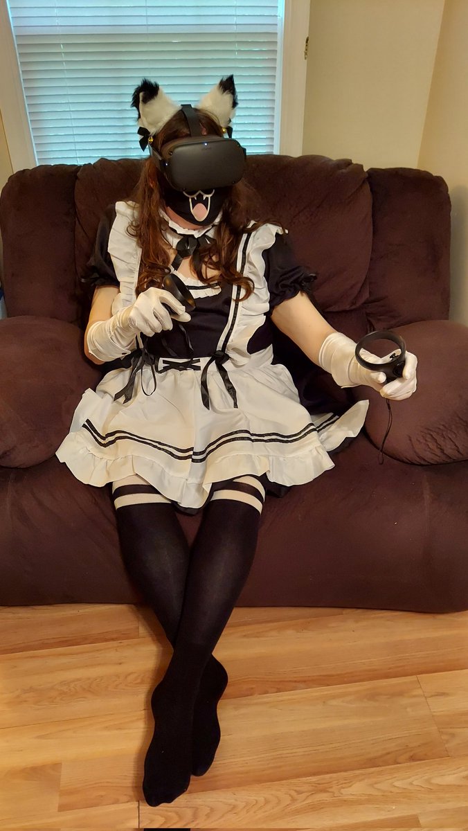 RineyCat's tweet photo. You know, I had an epiphany.  Programming just isn't sexy. You can't show programming like an art stream or 3d modeling. People will get lost.

But you know what is sexy? Thighhighs. We have to be the eye candy because our work won't.

(yes image is me)

#programmersocks #femboy https://t.co/WMqWpNlJ4g