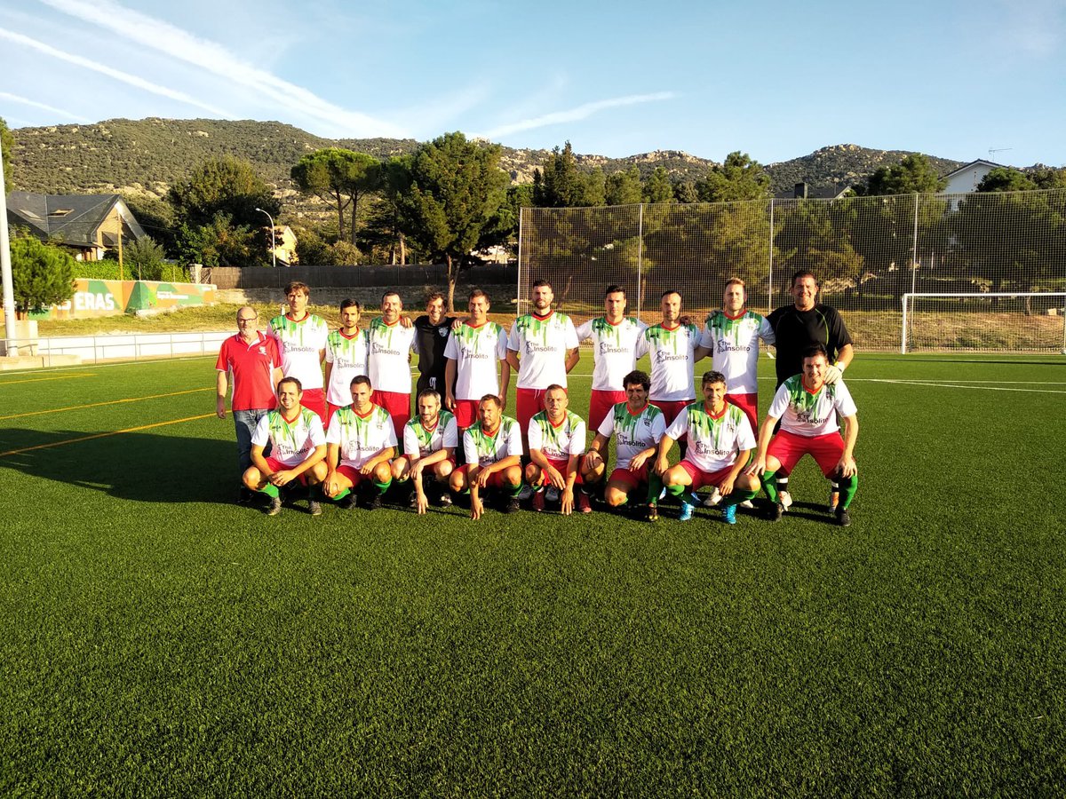 #LigaVeteranos Hoy no pudimos pasar del empate 2-2 (<a href="/vsanchezj1/">Victor Sanchez</a> ⚽️, <a href="/fer_perez79/">fer</a> ⚽️) frente a #VeteranosHoyoManzanares .

Toca seguir poniéndonos a punto para el siguiente partido.

#VamosTrival 💚❤️⚽️
<a href="/trivalvalderas/">C.F TrivalValderas Alcorcón</a>