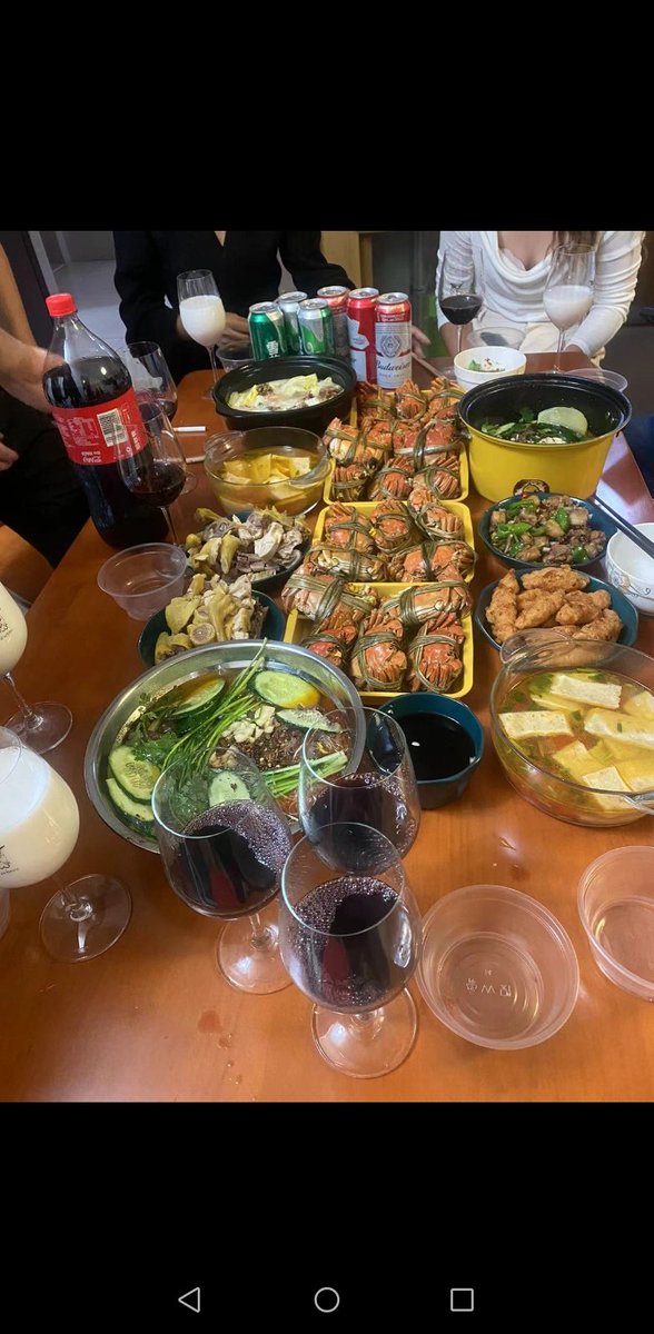 累死我了，这么多人做饭给他们吃，四对夫妻，两个单，做饭，累死 https://t.co/3Wt1WgVHSx