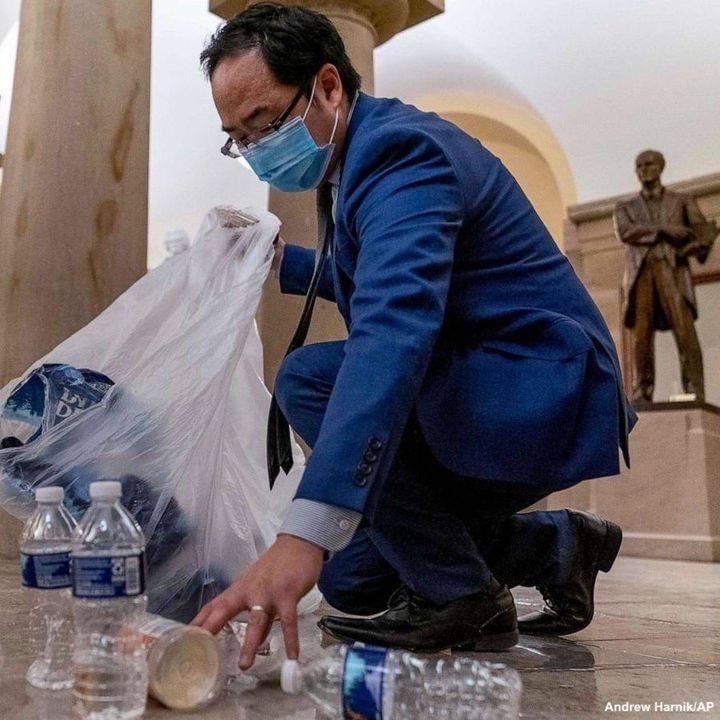 tomsiebert5's tweet image. New Jersey Congressman Andy Kim, who is running for the Senate, cleans up after the Jan. 6 attack on the U.S. Capitol. #HumbleServant