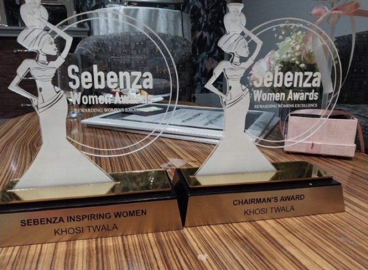 MachegoMartin's tweet photo. Khosi Twala awards VS your favorite awards😁👌

Congratulations former housemates https://t.co/noDj4fvfiL