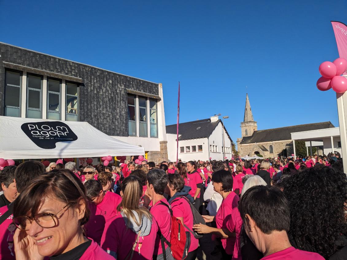 Sigrid_Houot's tweet photo. #OCTOBRE #ROSE 
c'est aussi #AvecPoleEmploi
Bravo @Pole_Emploi_BZH #guingamp! https://t.co/mvBdlVmUO4