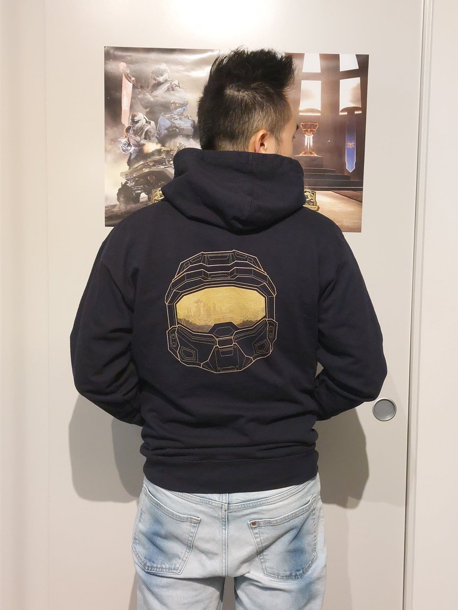 dayumitsskai's tweet photo. My HCS 343i staff hoodie arrived yesterday! The Seattle skyline in Master Chief's visor looks awesome!

#halo #haloinfinite #halospotlight #hcs #hcsworlds #halocollection #halocollectible #halocommunity #halocollector #masterchief https://t.co/o2xdXt0kBl