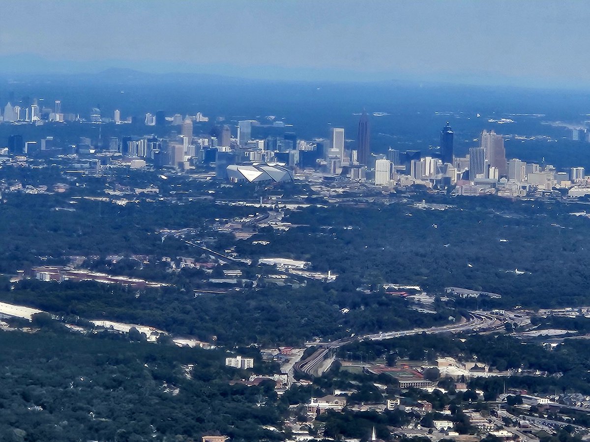 pinillacristina's tweet image. ✈️ ¿Qué más se puede pedir?
Hasta la próxima ATL.🖐🏻
🏢Una de mis ciudades favoritas: 🏟Tiene uno de los estadios que más me gusta.🥤El mundo de una exquisita soda.🛍🚶🏻‍♂️El aeropuerto más transitado.💺Una extraordinaria aerolínea donde siempre tienen buen servicio.
#Idratherbeflying