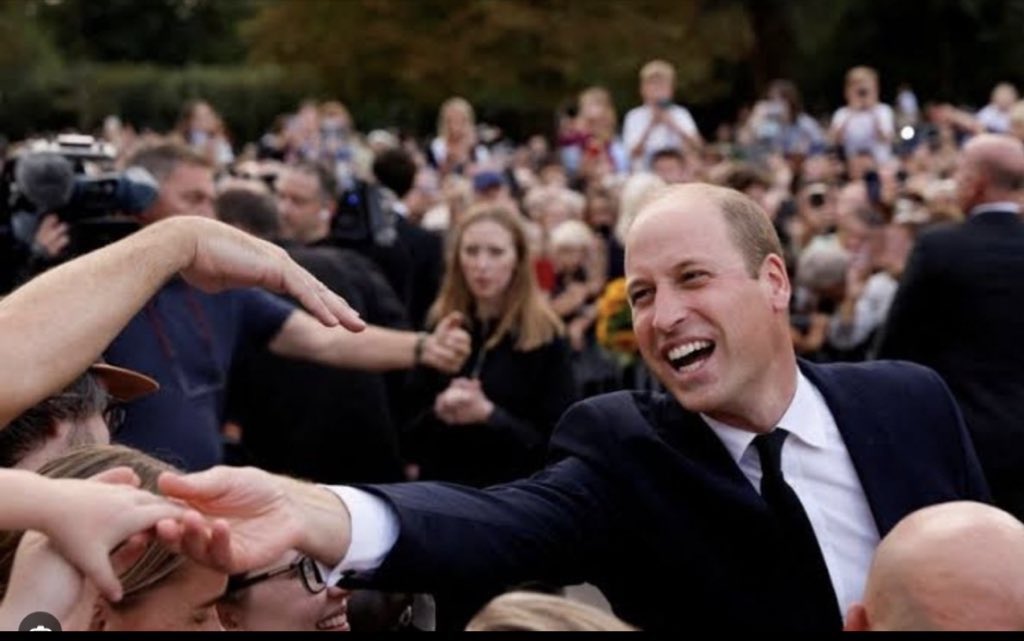 letubana's tweet photo. @GinnyMYee @MeghansMole Like this? 👇
#PrinceWilliam
#HighPopularity #Tour
#RoyalPropaganda
#BlackHistoryMonth2023 https://t.co/fU65HaPr12