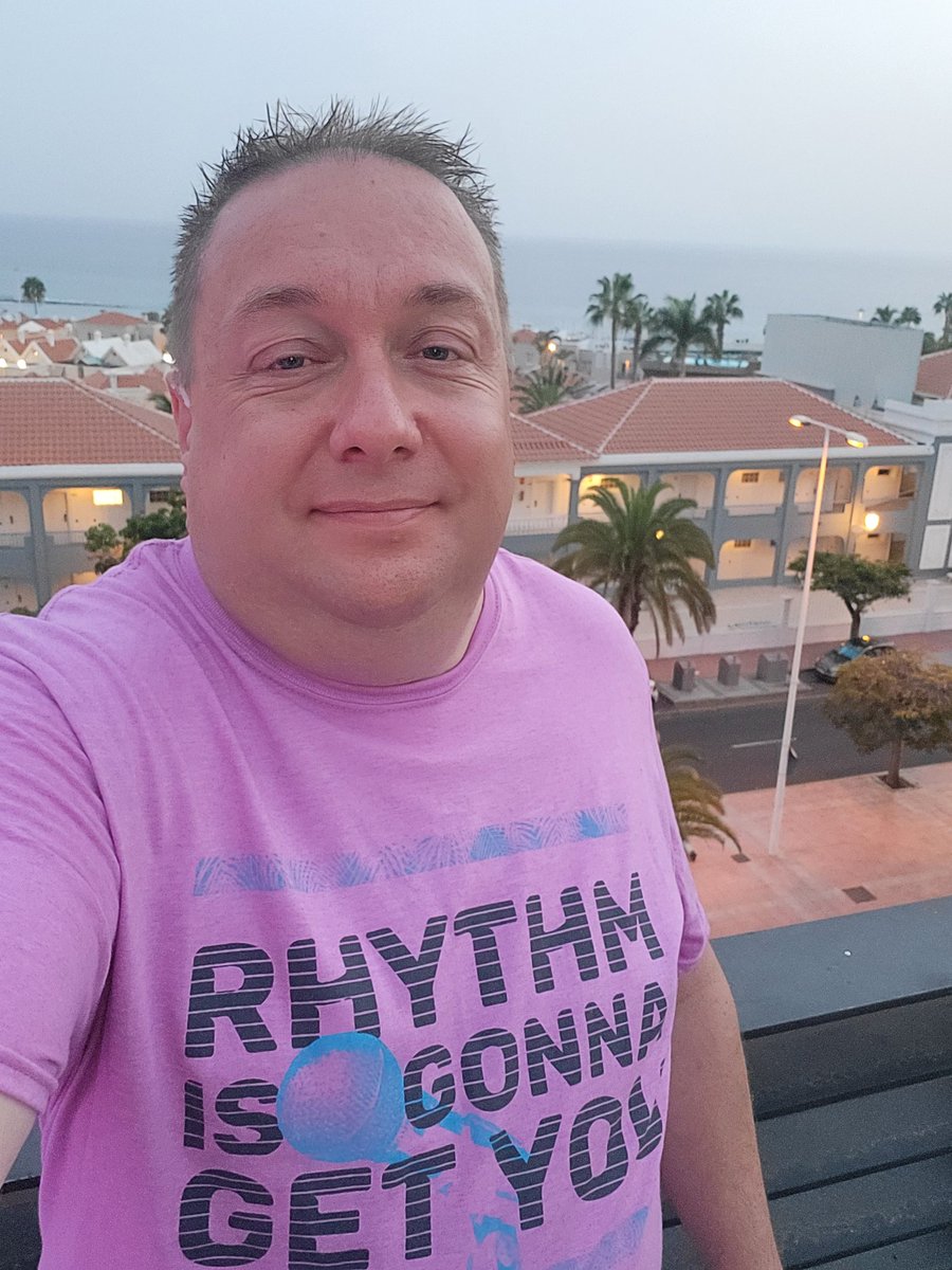 I hate photos of me but I'm on the sunset rooftop bar of my hotel celebrating my birthday wearing the t shirt my cousin got me. @GloriaEstefan #miamisoundmachine #rhtyhmsgonnagetyou #Tenerife