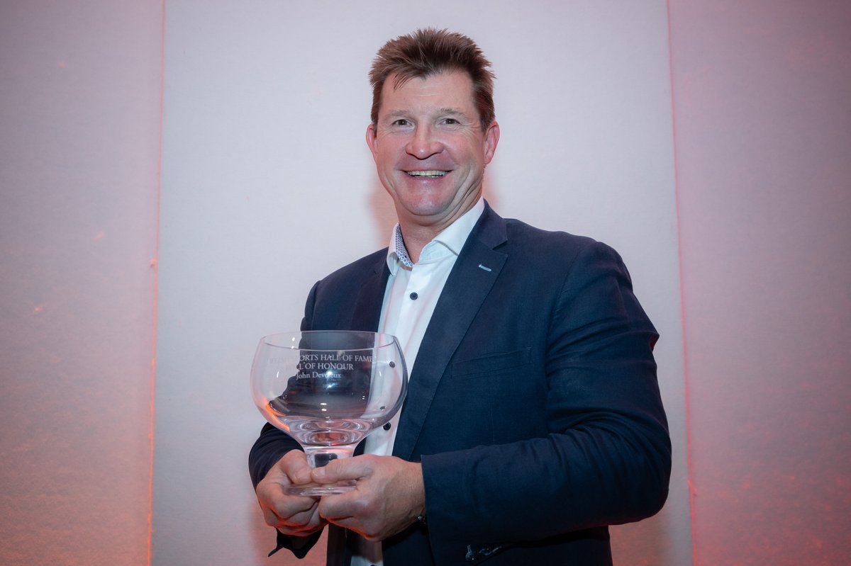 WelshSportsHoF's tweet photo. Inductee #162 - John Devereux. A cross-code   international rugby player for Wales and Great Britain. He played for Cardiff Met, Bridgend, Wales and the British &amp; Irish   Lions in rugby union and for Widnes, Manly Sea Eagles, Wales and Great   Britain in rugby league. #WSHoF https://t.co/fo2DIKDiyS