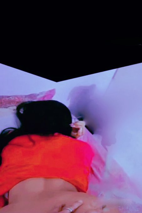 🍆🍑😭 https://t.co/0RSTN03oAH