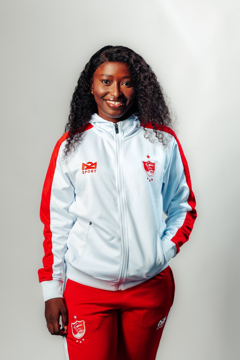 us_ouakam's tweet photo. Le survêtement 🔴⚪️

style + performance !!! Coupe ergonomique, matériaux haute qualité, et look tendance #M2Sport #Sportswear #StyleEtPerformance https://t.co/6u0S018KGa