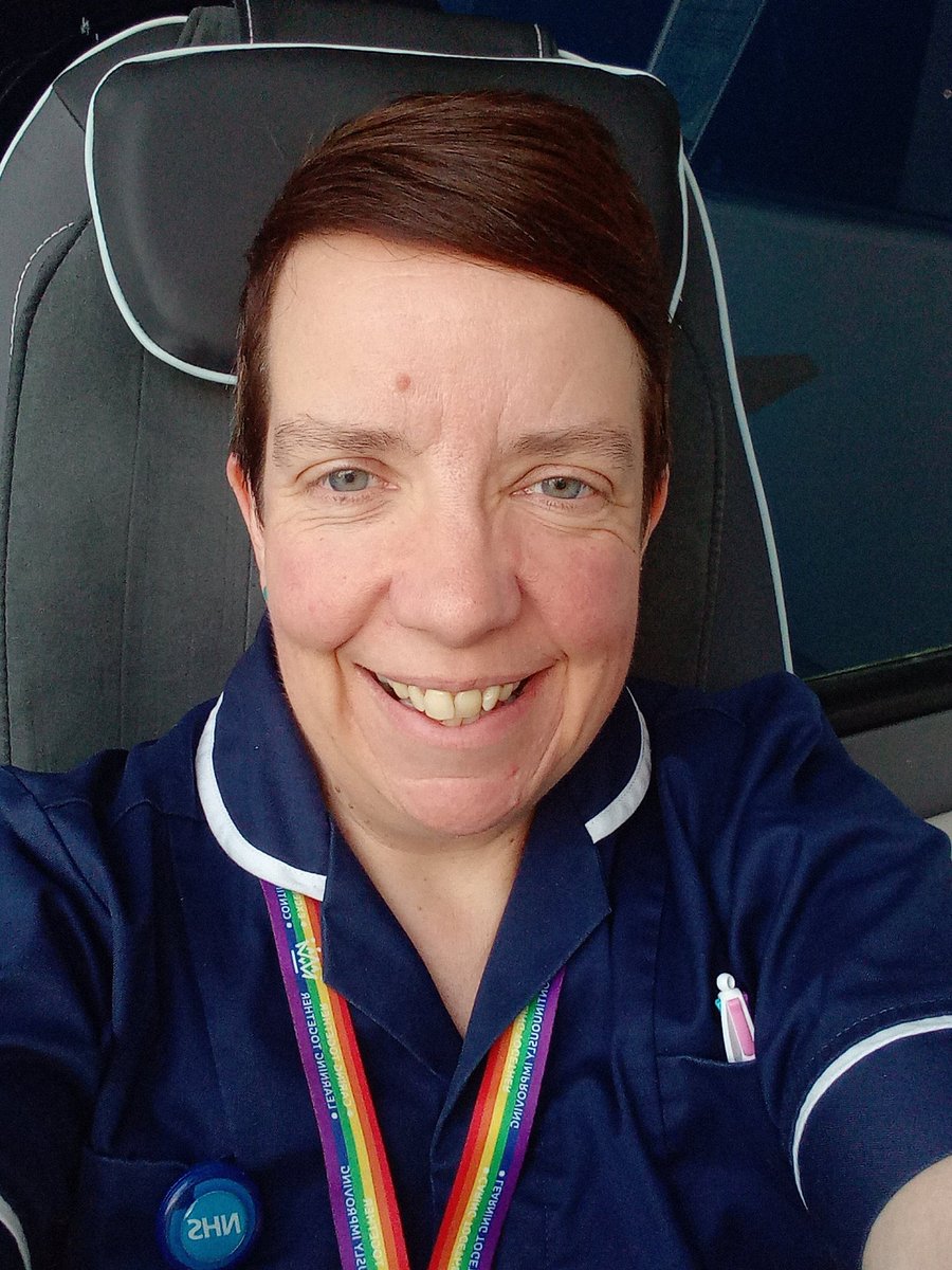 sarahholbrook92's tweet photo. #nhs1000miles check in 
Summer is back and I am now on annual leave, it has been a challenging few months and in need of a break 
Almost there, another 24 miles taking YTD 974 😀
A little #autumnwellbeing at work with back massage 
Lots of walking and sunshine 🚶‍♀️❤️ ☀️ https://t.co/hdL1bNx4kb